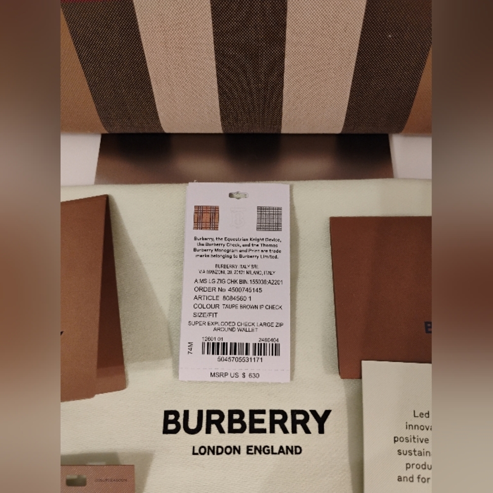 NWT Burberry Novacheck Ziparound Wallet w/SHW - Picture 9 of 11